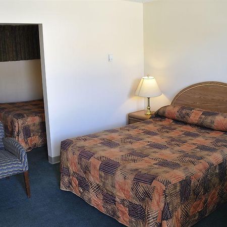 Big Horn Motel Hinton Kültér fotó