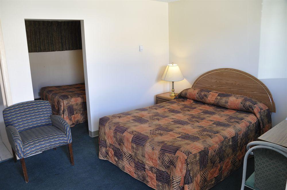 Big Horn Motel Hinton Kültér fotó